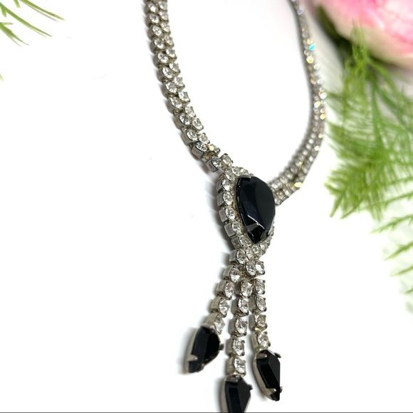 VINTAGE⚜️ART DECO Crystal Linked Black Teardrop Necklace - Picture 4 of 8